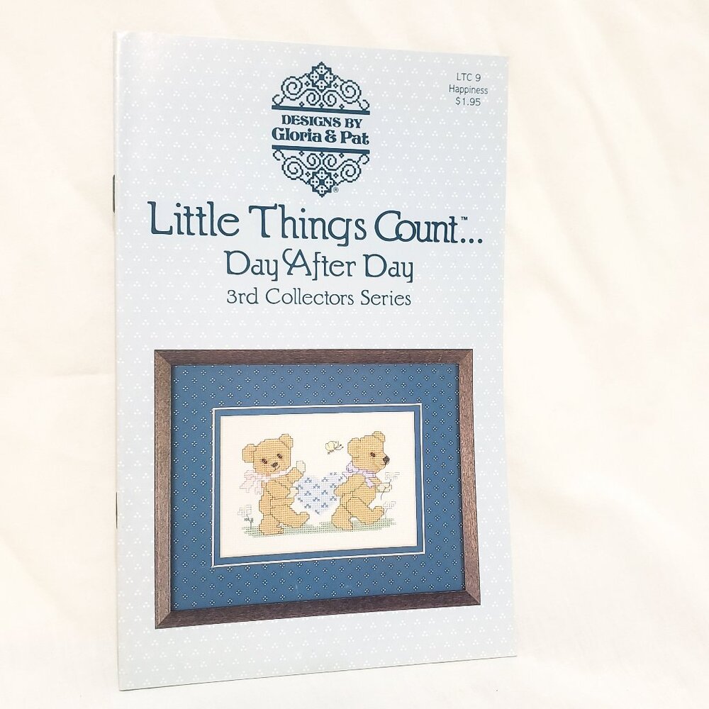 Little Things Count Day After Day Bears 1989 Cross Stitch Leaflet Gloria & Pat